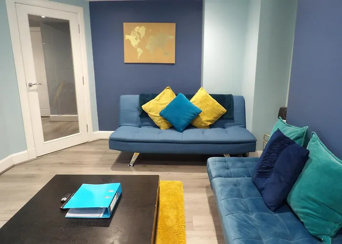 Apartment Montgomery Lovely 3 Bedroom With Private Garden In Centre