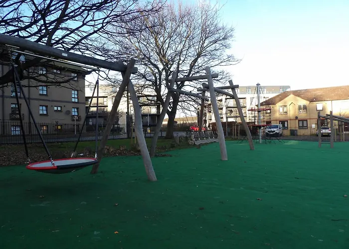 Montgomery Lovely 3 Bedroom With Private Garden In Centre شقة *