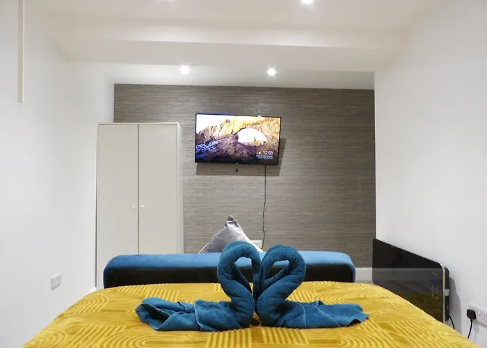 Montgomery Lovely 3 Bedroom With Private Garden In Centre شقة إدنبرة