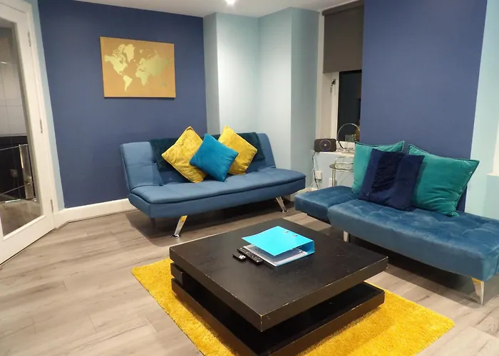 Montgomery Lovely 3 Bedroom With Private Garden In Centre Edinburgh