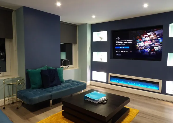 Montgomery Lovely 3 Bedroom With Private Garden In Centre شقة *