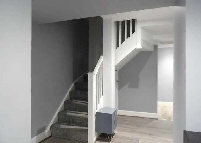 Montgomery Lovely 3 Bedroom With Private Garden In Centre شقة إدنبرة