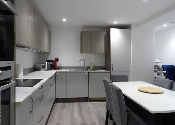 Montgomery Lovely 3 Bedroom With Private Garden In Centre Apartment Edinburgh