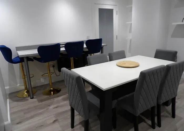 Montgomery Lovely 3 Bedroom With Private Garden In Centre * Edinburgh