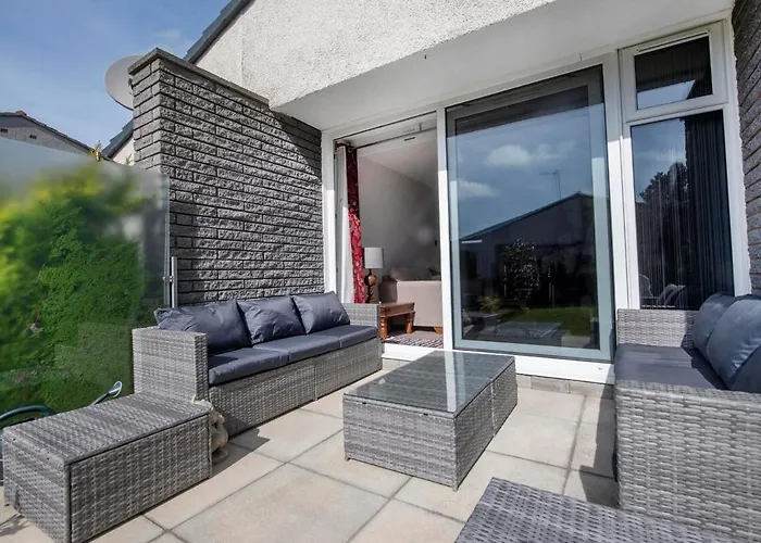 Beautiful Attractive House Free Parking Near Airport * אדינבורו