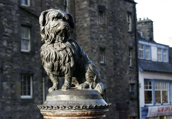 Beautiful Attractive House Free Parking Near Airport בית נופש אדינבורו