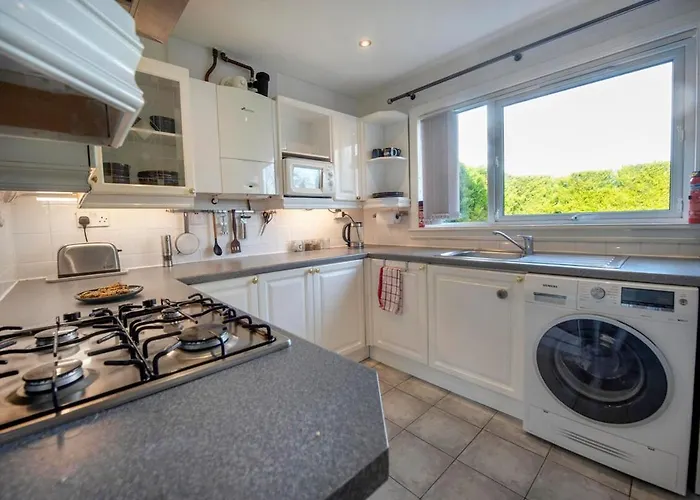 Beautiful Attractive House Free Parking Near Airport Vakantiehuis