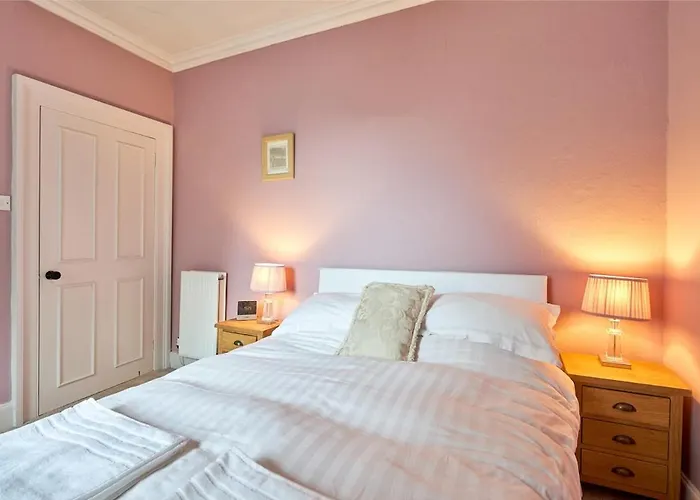 3 Bedroom - Historic Old Town إدنبرة