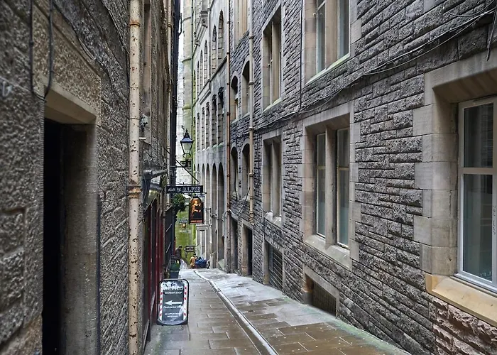 3 Bedroom - Historic Old Town شقة *