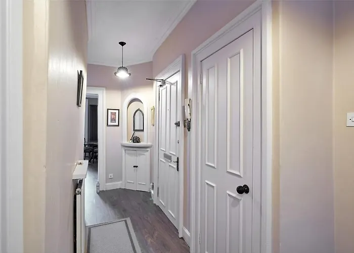 3 Bedroom - Historic Old Town إدنبرة