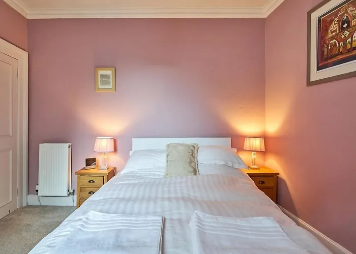 3 Bedroom - Historic Old Town شقة *