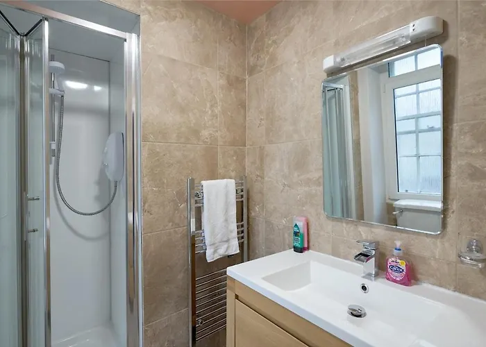 3 Bedroom - Historic Old Town *