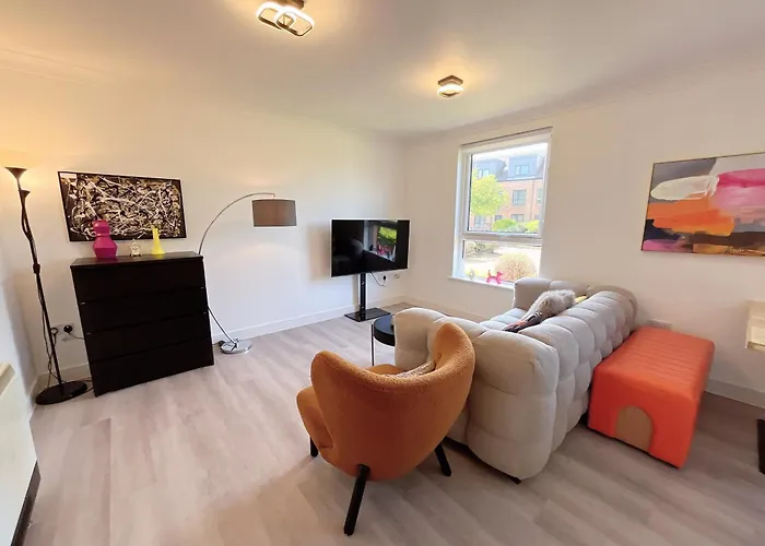 Quiet 2 Bedrooms And 2 Bathrooms With Free Parking Edynburg