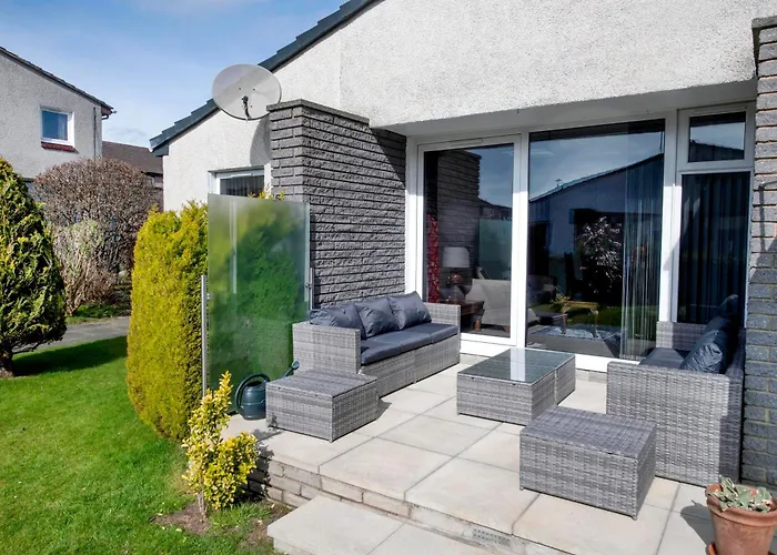 Beautiful Attractive House Free Parking Near Airport Vakantiehuis Edinburgh