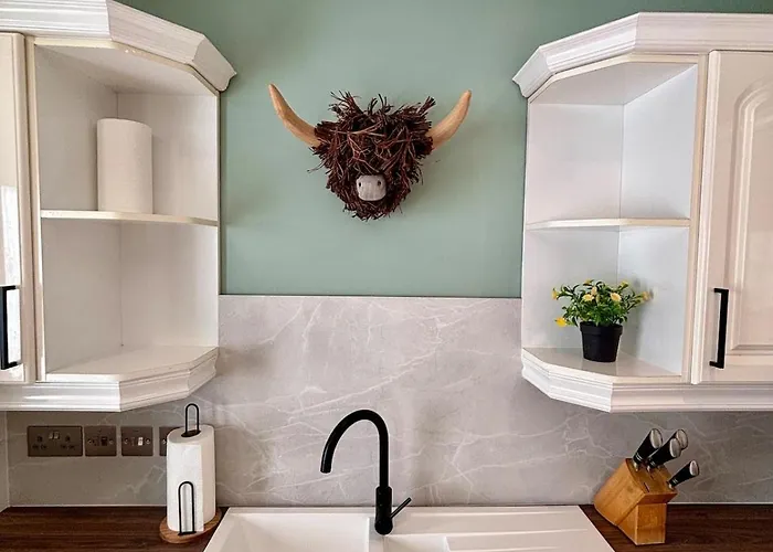 The Wheel House - Private Front Door And Free Parking Apartment *