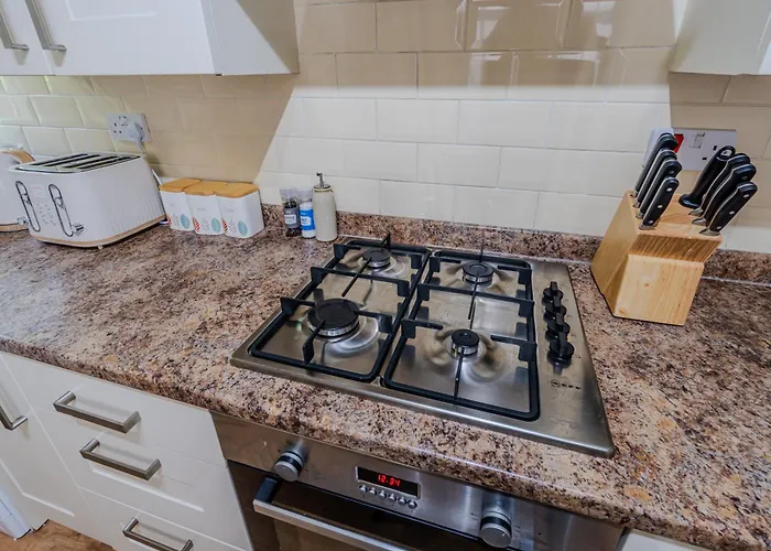 Victorian Charm - Lush Garden, Shops And Parking Apartmán Edinburgh