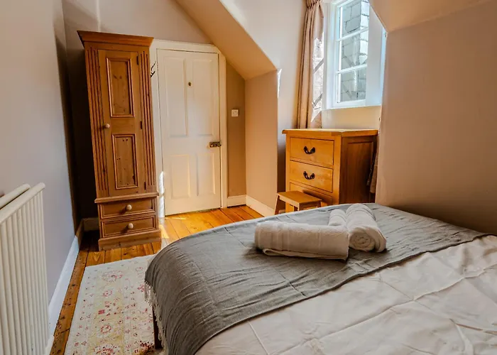 Victorian Charm - Lush Garden, Shops And Parking * Edinburgh