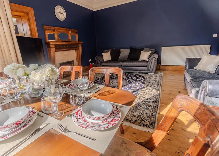 Victorian Charm - Lush Garden, Shops And Parking * Edinburgh