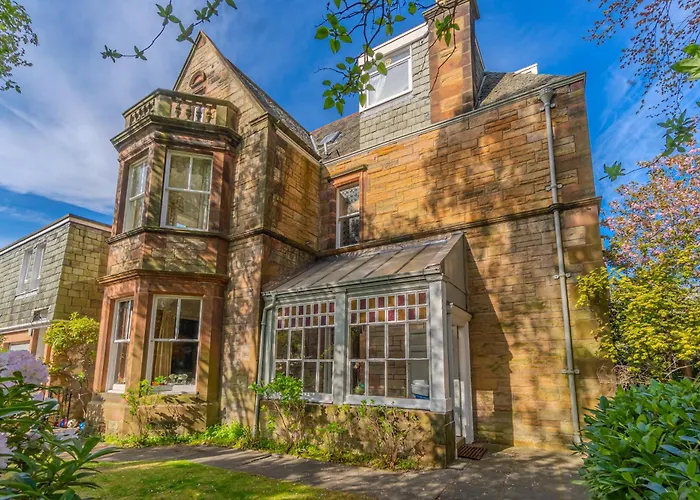 Victorian Charm - Lush Garden, Shops And Parking Apartmán Edinburgh