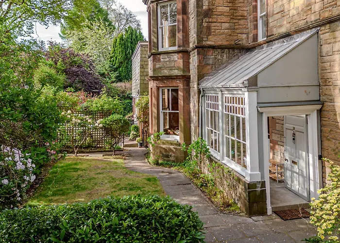 Victorian Charm - Lush Garden, Shops And Parking Edinburgh