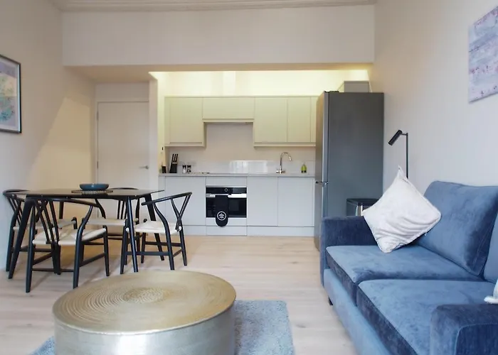 דירה Spacious Luxe 2-bed Near The Centre - Flat 6, Elgin House