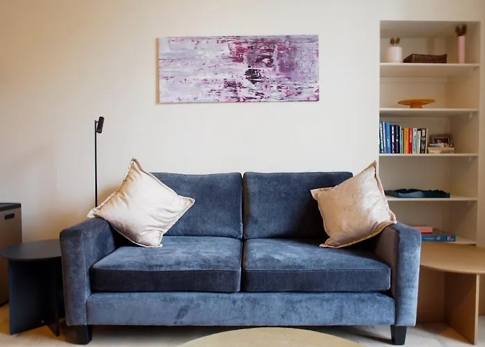 Spacious Luxe 2-bed Near The Centre - Flat 6, Elgin House *