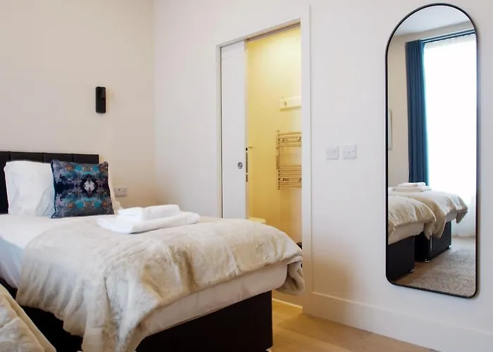 דירה Spacious Luxe 2-bed Near The Centre - Flat 6, Elgin House אדינבורו