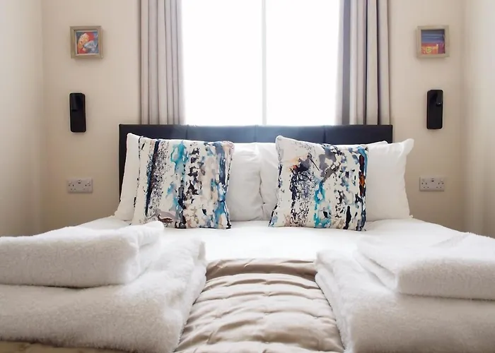 Spacious Luxe 2-bed Near The Centre - Flat 6, Elgin House דירה *