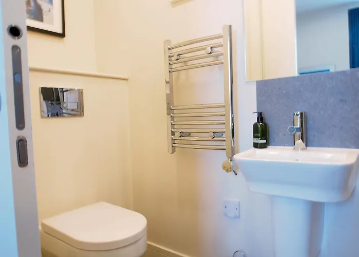 Spacious Luxe 2-bed Near The Centre - Flat 6, Elgin House דירה