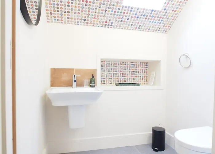 Bright & Airy Mezzanine Loft In - Flat 4, Elgin House * אדינבורו