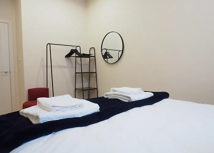 Spacious And Modern 2-bed On Easter Road - Flat 3, Elgin House