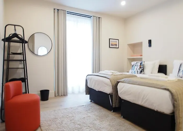 דירה Spacious And Modern 2-bed On Easter Road - Flat 3, Elgin House אדינבורו