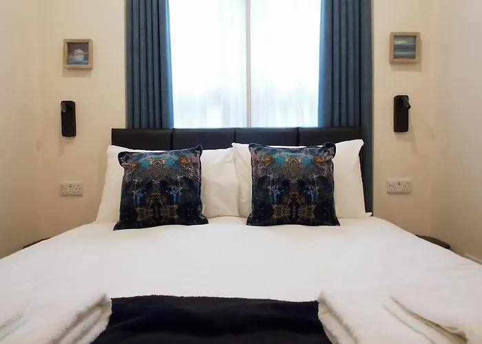 דירה Spacious And Modern 2-bed On Easter Road - Flat 3, Elgin House אדינבורו