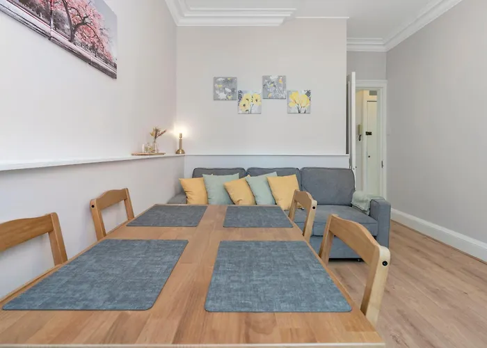 Lovely Haymarket - Εδιμβούργο