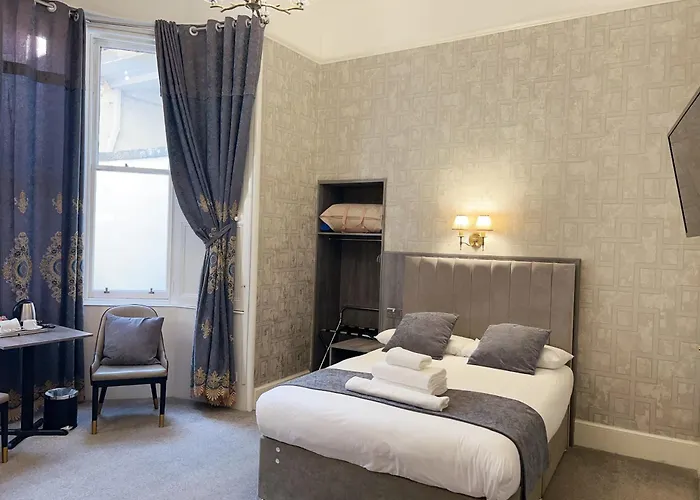 Alexander Πανσιόν 4*