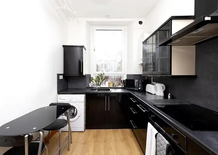 Joivy 3 Bed Flat In Old Town, Close To Grassmarket