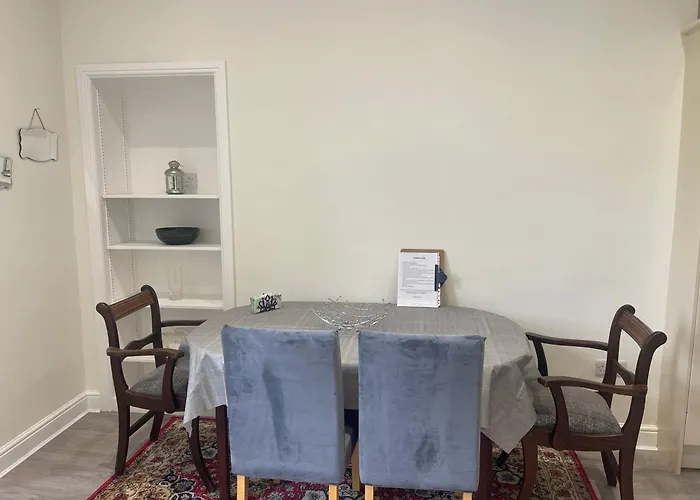 Entire Victorian House 2br - 4 Guests * אדינבורו