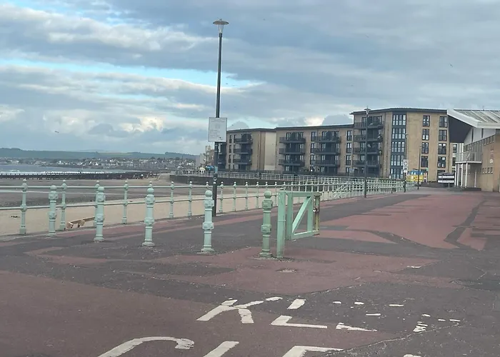 Entire Victorian House 2br - 4 Guests דירה אדינבורו