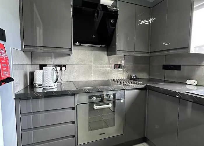 Two Bedroom Flat In Center With Free Parking Апартаменты *