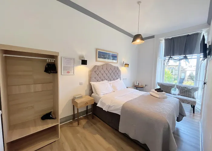 Allison House 17 Гостевой дом 3*