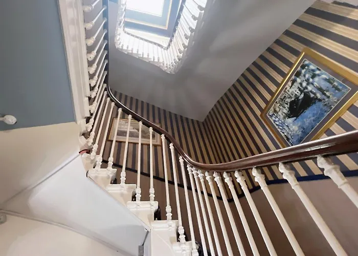 Allison House 17 Гостевой дом Эдинбург