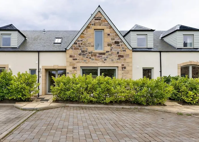 Holiday home Brunstane House - 15 Mins To Centre Edinburgh