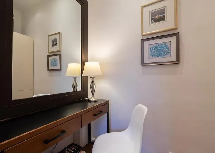 Immaculate One Bedroom Flat In The Centre