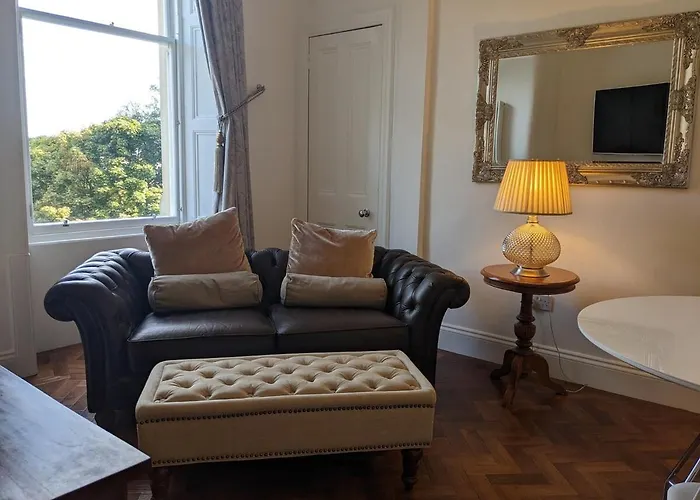 Immaculate One Bedroom Flat In The Centre *