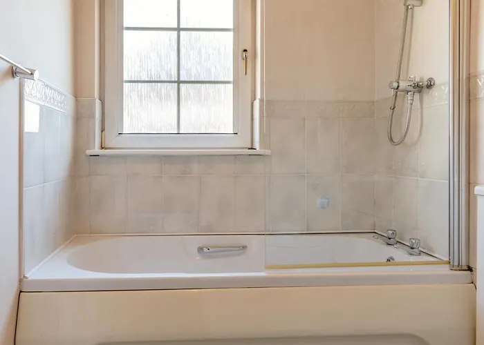 Roseburn Retreat 2b Free Parking *