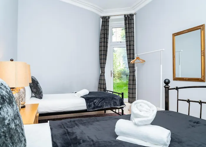 דירה 3br Next To Stadium Near Airport Sleeps 7 *