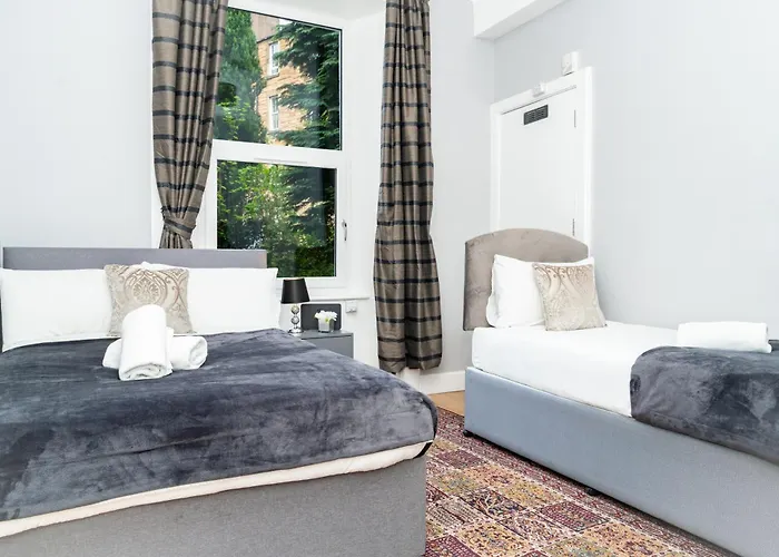 3br Next To Stadium Near Airport Sleeps 7 * Edinburgh