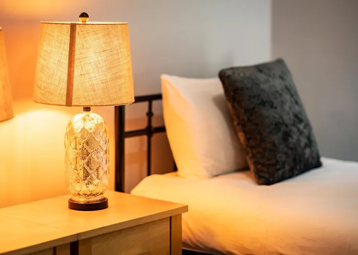 דירה 3br Next To Stadium Near Airport Sleeps 7 אדינבורו