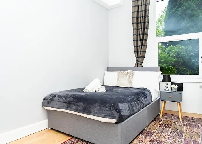 3br Next To Stadium Near Airport Sleeps 7 Apartment Edinburgh