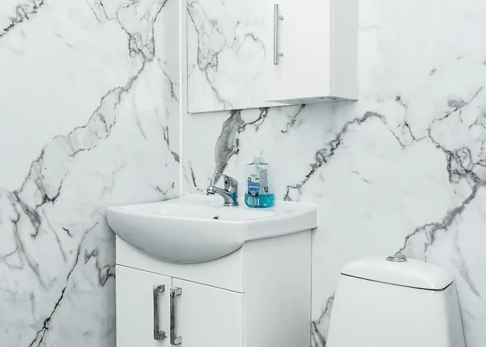 דירה 3br Next To Stadium Near Airport Sleeps 7 אדינבורו